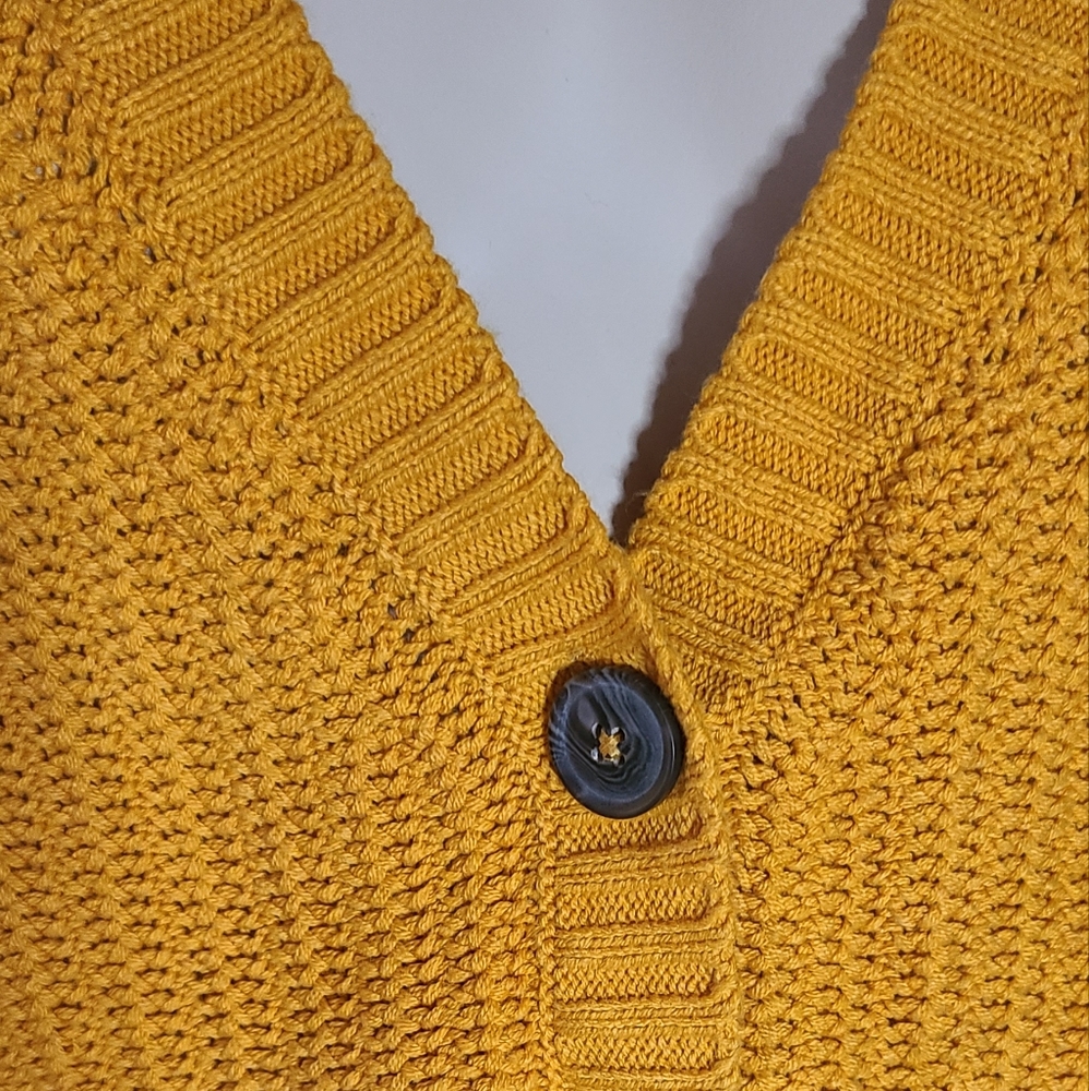 Sweater - Picture 4 of 4